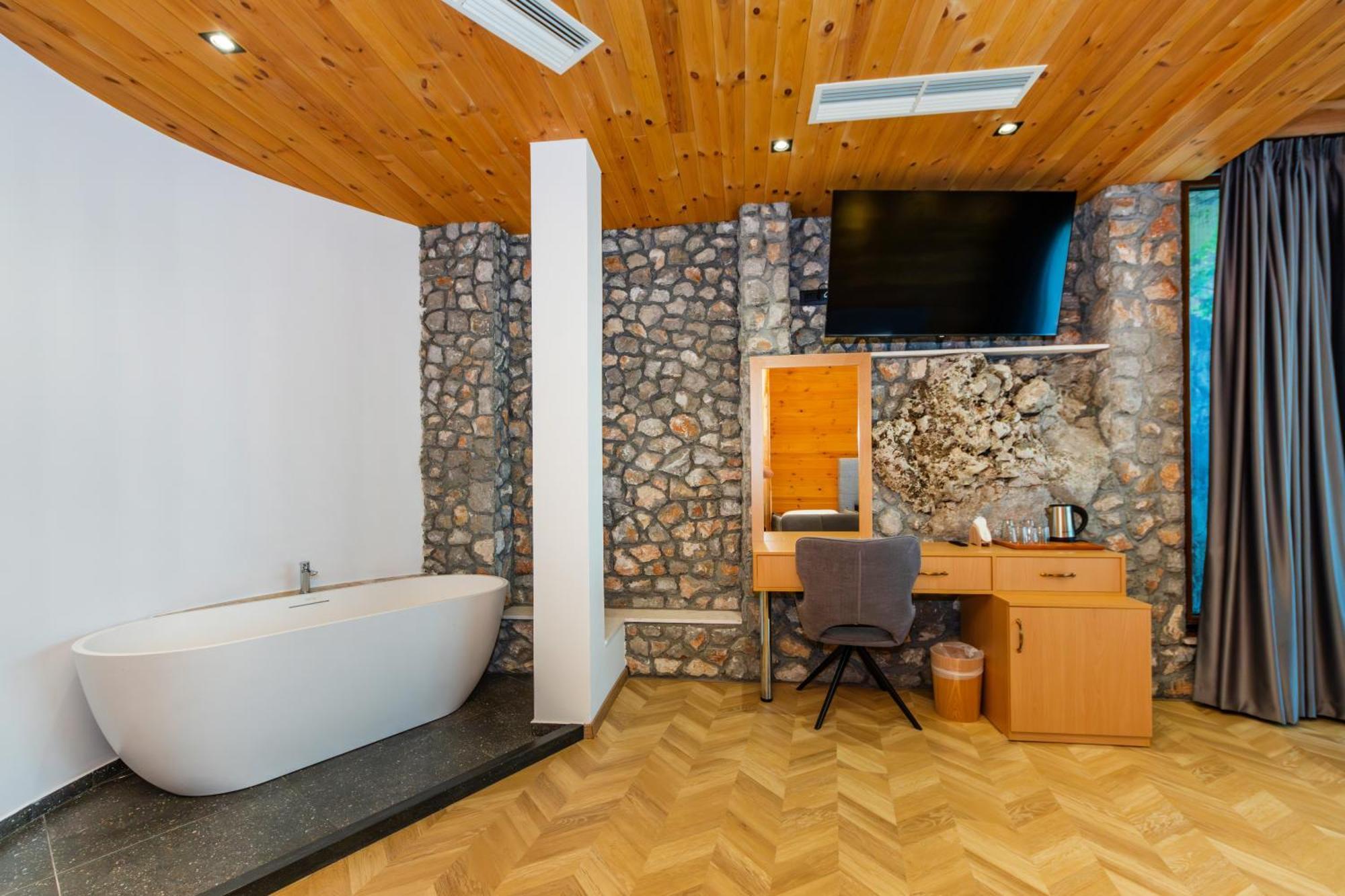 Nature House Hotel