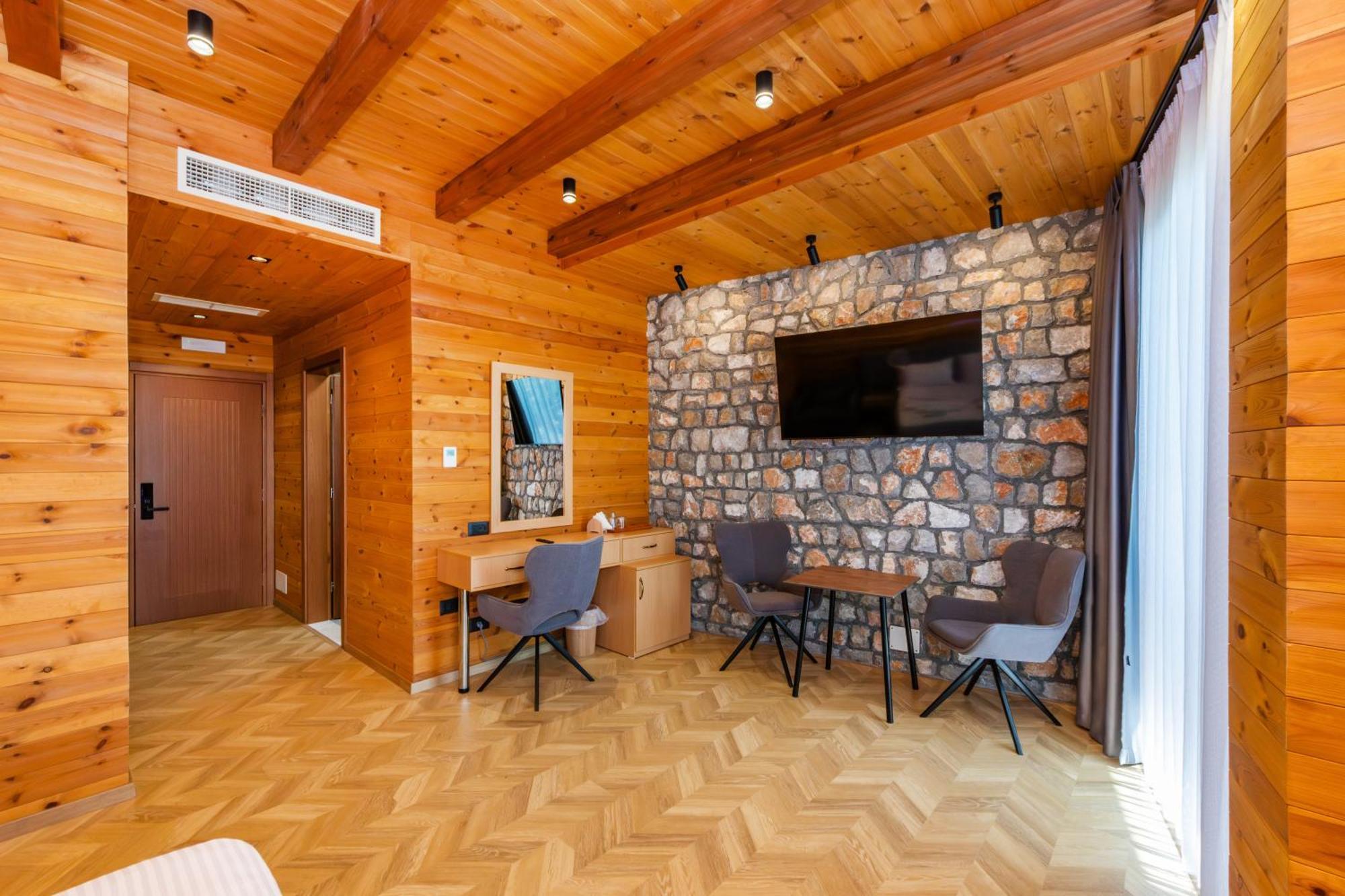 Nature House 3*
