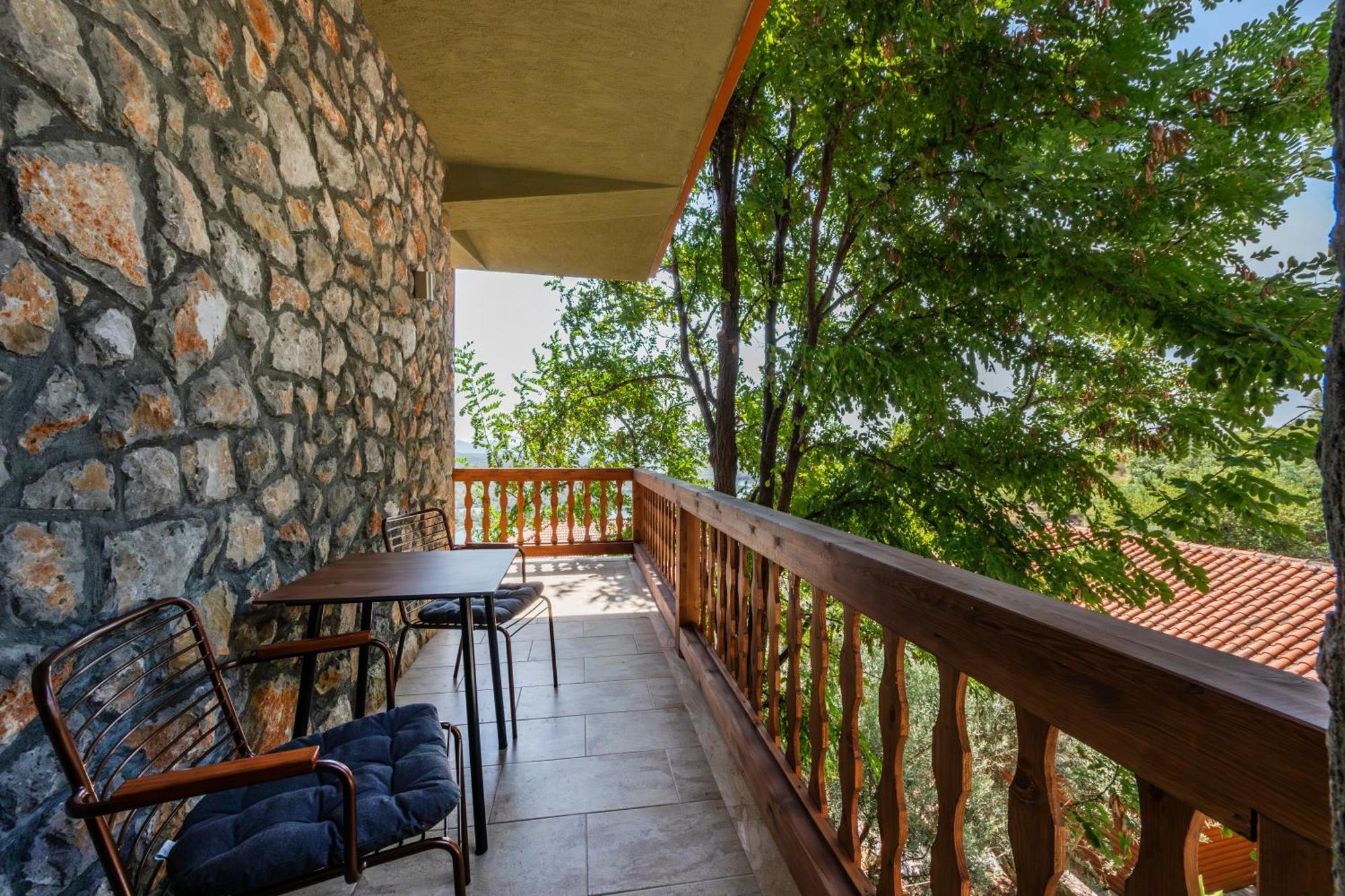 Nature House Canaj