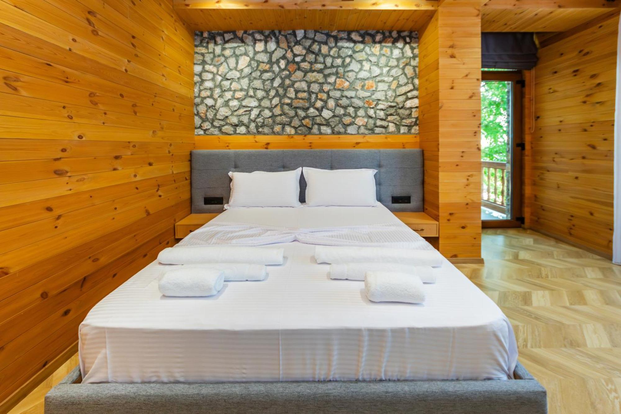 Nature House Canaj