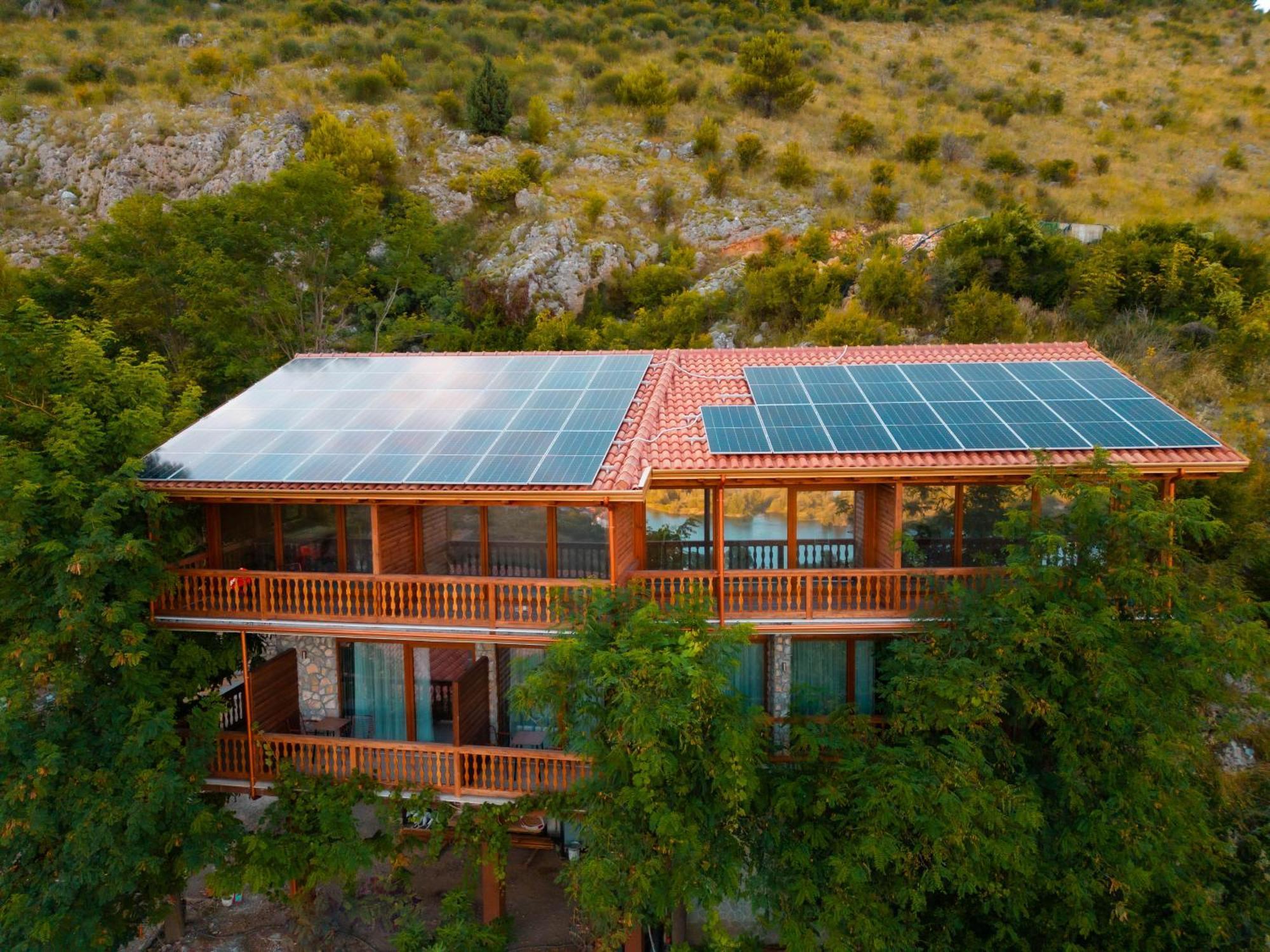 Nature House Canaj